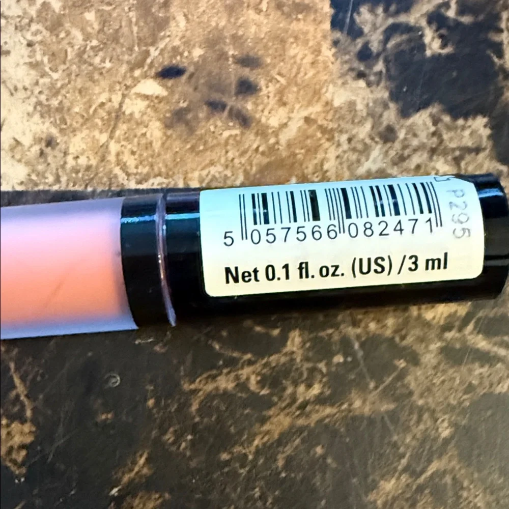 Makeup Revolution Matte Lipstick - Knockout 103
